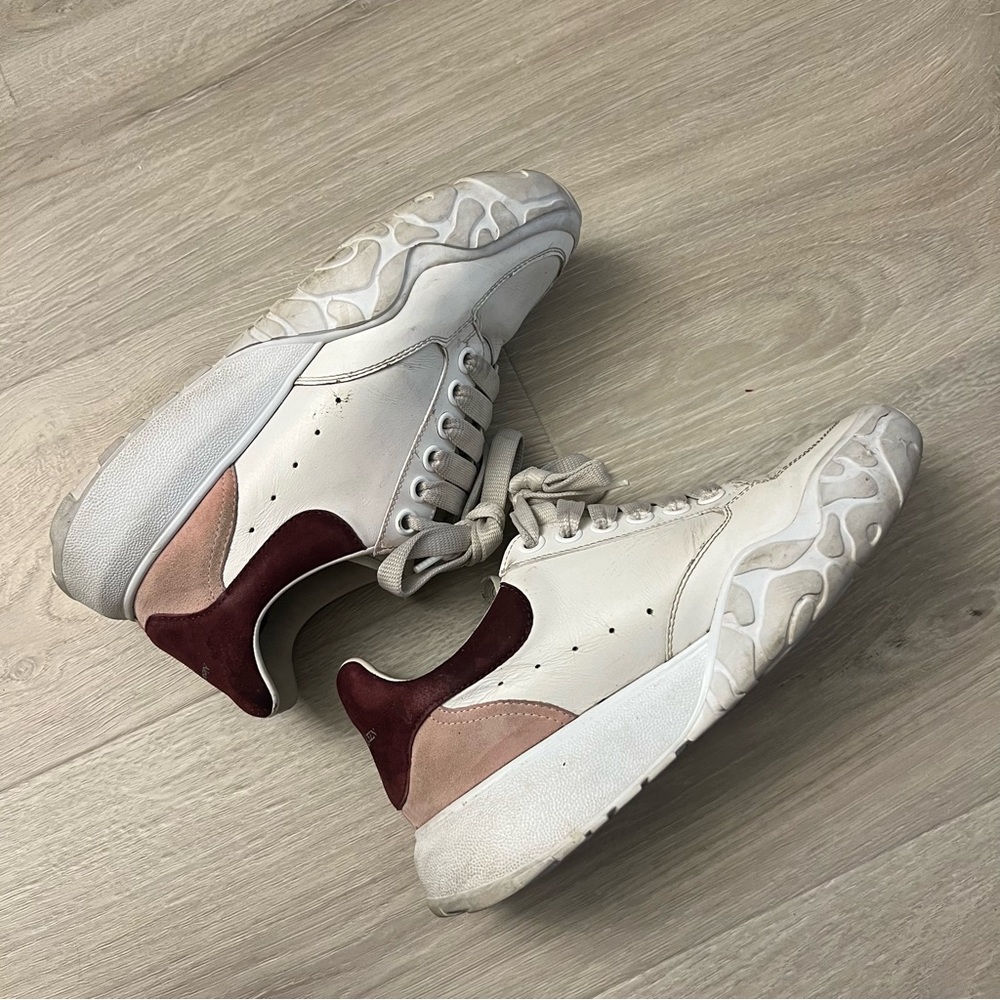 Alexander McQueen Court Sneaker dark purple and pink